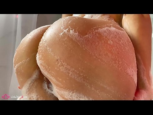 ❤️ La morena es masturba el cony amb un vibrador fins a un orgasme intens a la dutxa ❤️ Vídeo anal al porno ca.milf300com.ru ❌