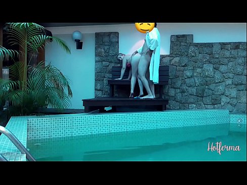 ❤️ El cap convida la criada a la piscina, però no va poder resistir-se a una calor ❤️ Vídeo anal al porno ca.milf300com.ru ❌