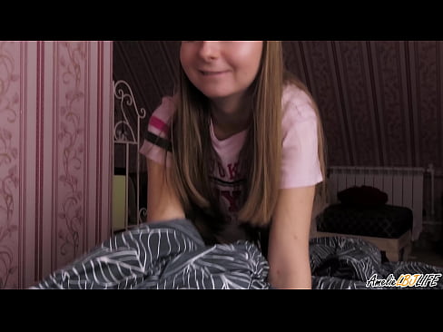 ❤️ Blondie xucla profundament la seva millor amiga i es fa semen a la boca ❤️ Vídeo anal al porno ca.milf300com.ru ❌